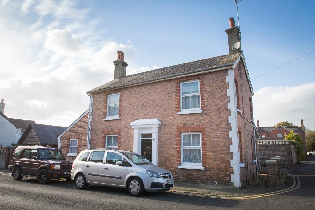 Victoria Road, Hailsham, East Sussex, BN27 2AY Foresters Estate