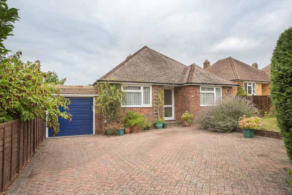 Downs View, Heathfield, East Sussex, TN21 8PF Foresters Estate Agents