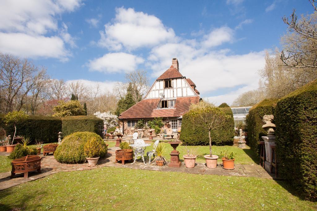 Hanging Birch Lane, Horam, East Sussex, TN21 0PD Foresters Estate