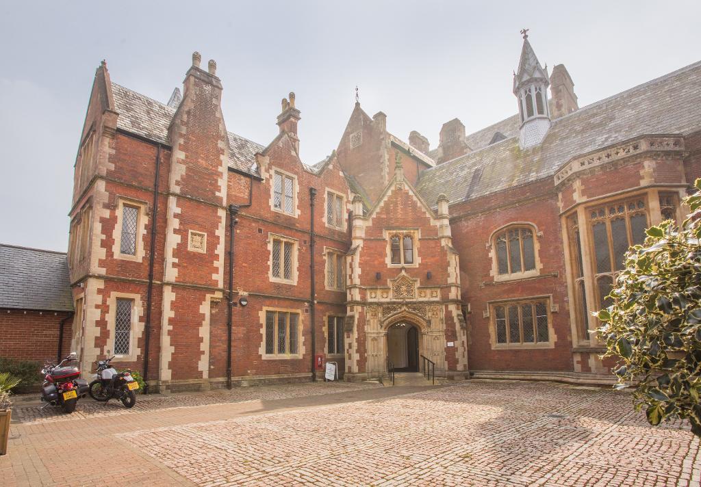 Lewes Road, CROSS IN HAND, East Sussex, TN21 0DZ Foresters Estate