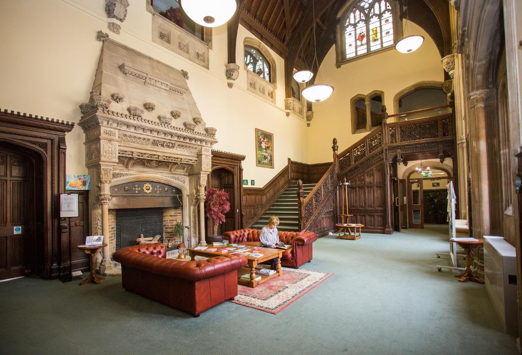 Lewes Road, CROSS IN HAND, East Sussex, TN21 0DZ Foresters Estate Agents Heathfield