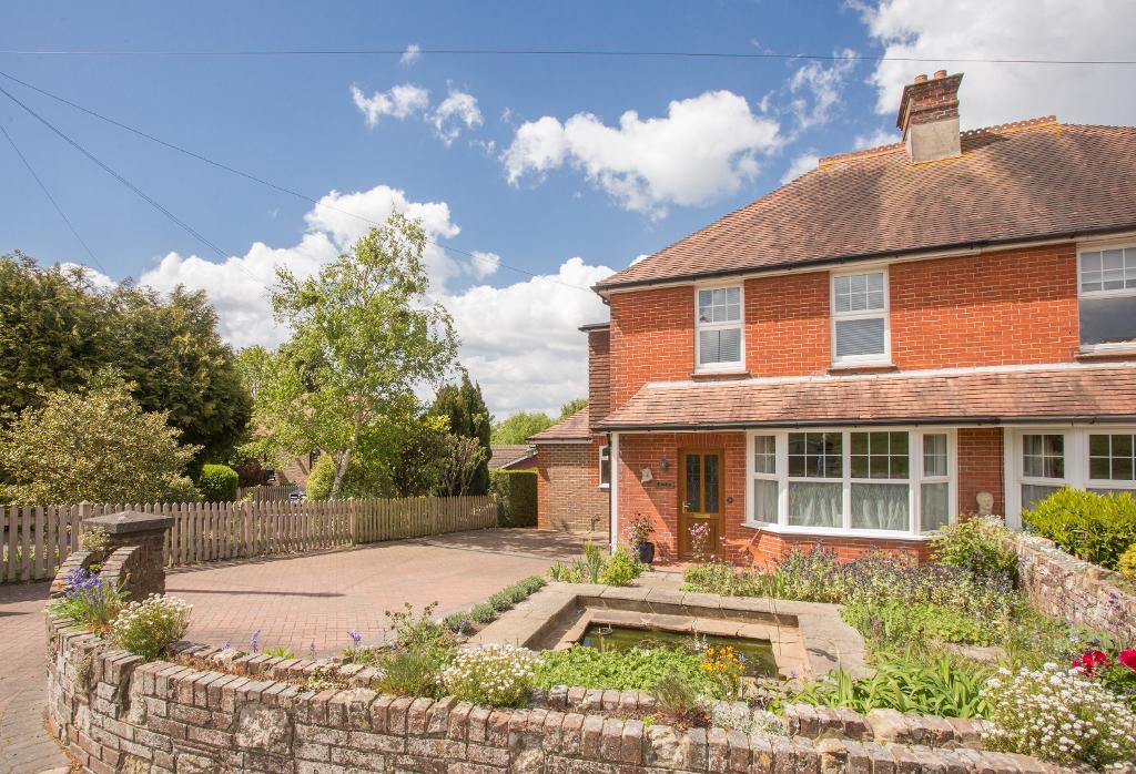 Hailsham Road, Heathfield, East Sussex, TN21 8AS Foresters Estate