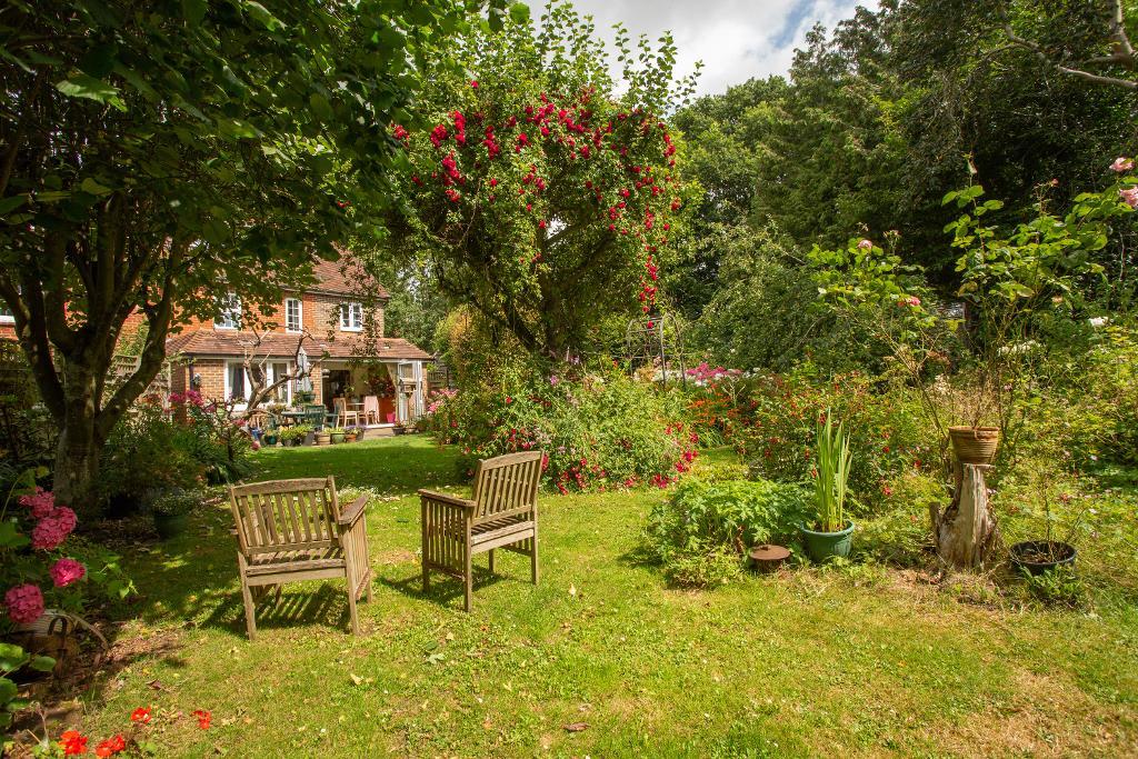 Ballsocks Lane, Vines Cross, Heathfield, East Sussex, TN21 9ES