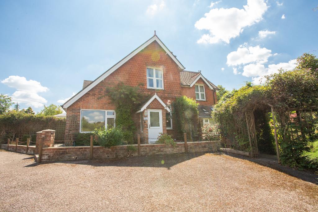 Little London Road, Cross in Hand, Heathfield, East Sussex, TN21 0LT