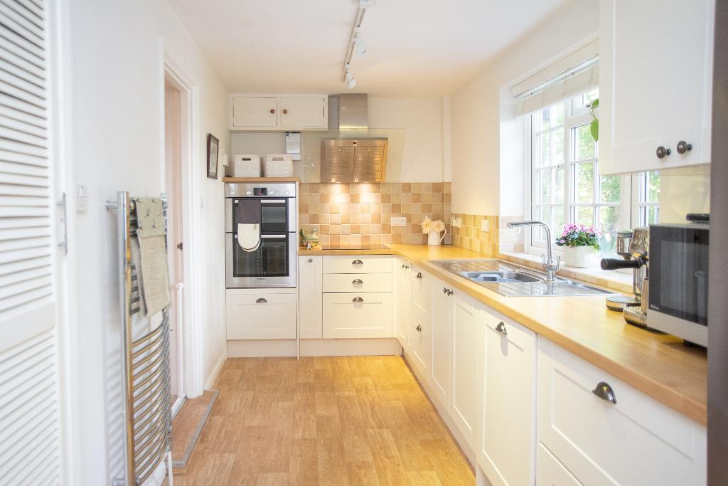 Grove Hill, Hellingly, East Sussex, BN27 4HG Foresters Estate Agents