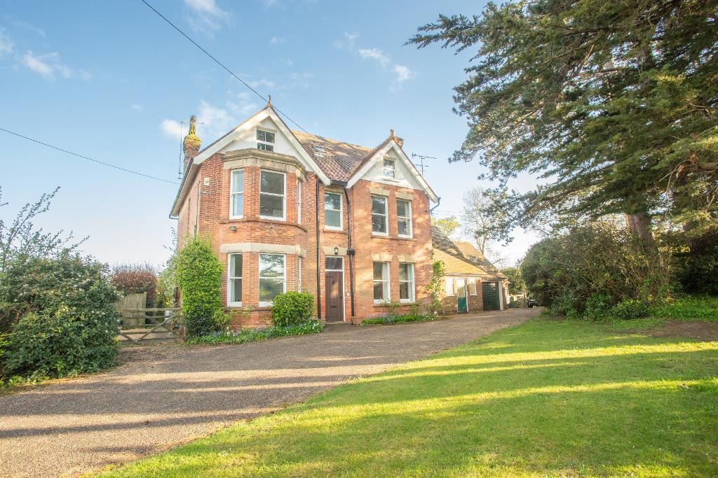 High Street, Burwash, East Sussex, TN19 7HH Foresters Estate Agents