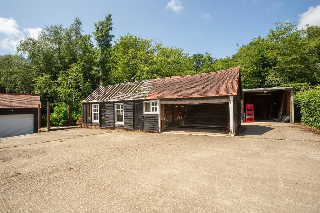 Moat Lane, Waldron, East Sussex, TN21 0RT Foresters Estate Agents Heathfield