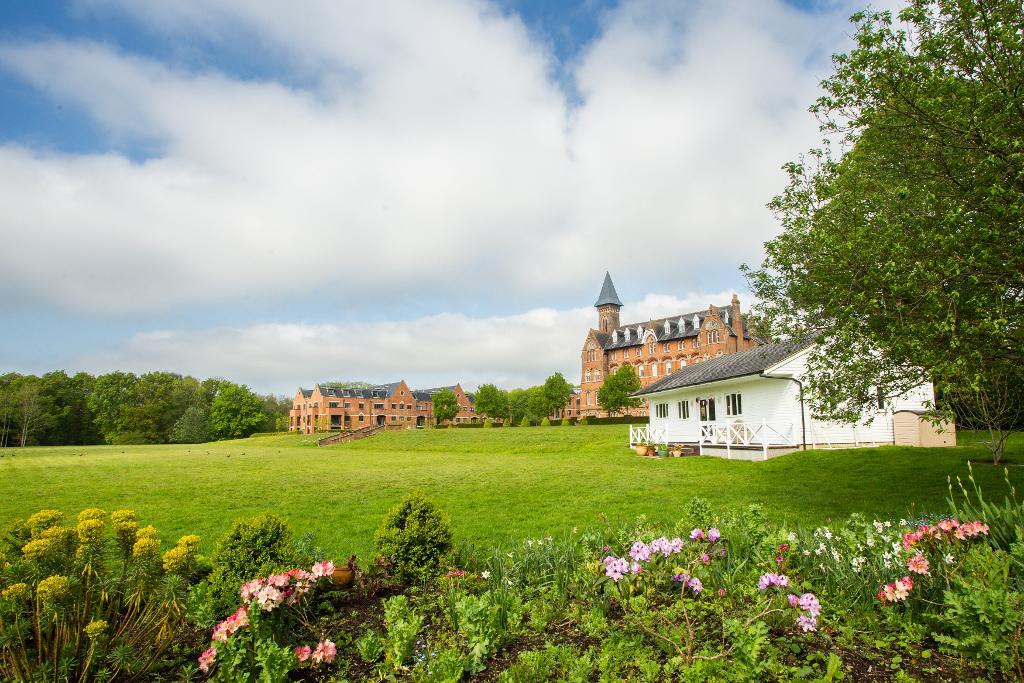 Mayfield Grange, Little Trodgers Lane, Mayfield, East Sussex, TN20 6BF