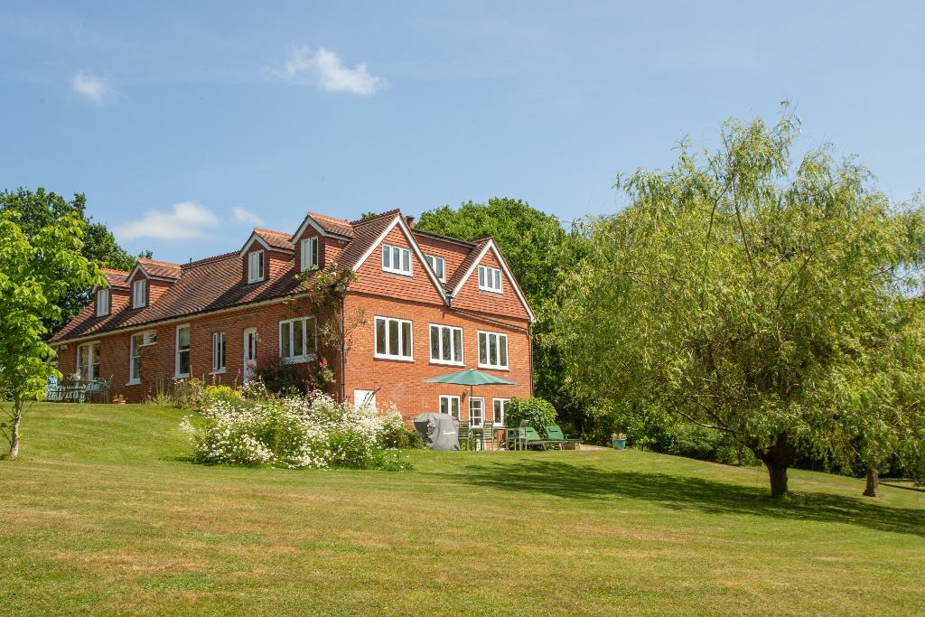 Moat Lane, Waldron, East Sussex, TN21 0RT Foresters Estate Agents Heathfield