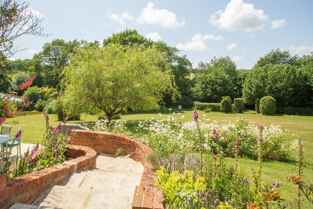 Moat Lane, Waldron, East Sussex, TN21 0RT Foresters Estate Agents Heathfield