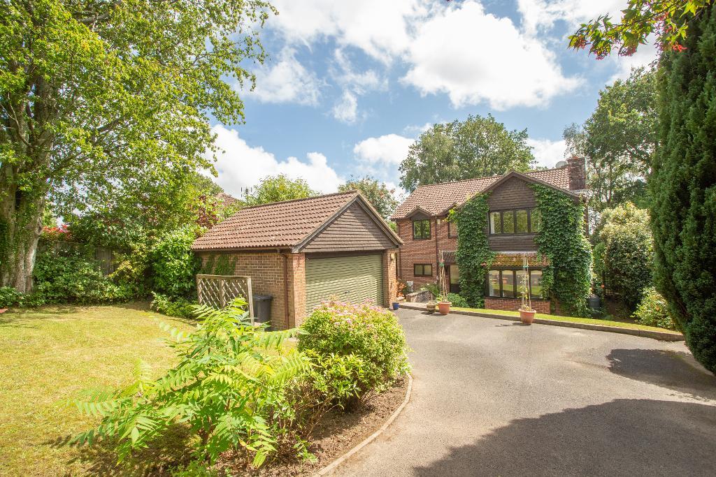 Firwood Rise, Heathfield, East Sussex, TN21 8LX Foresters Estate