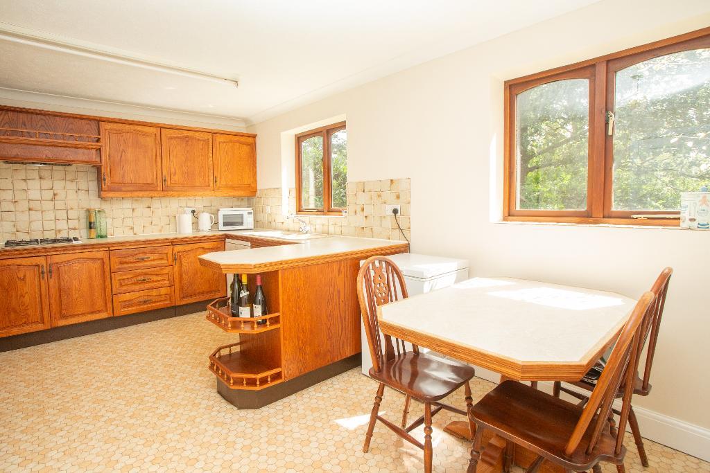 Firwood Rise, Heathfield, East Sussex, TN21 8LX Foresters Estate