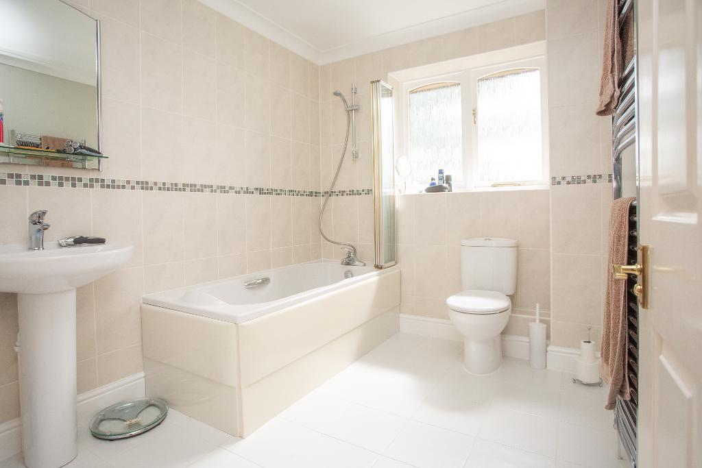 Firwood Rise, Heathfield, East Sussex, TN21 8LX Foresters Estate