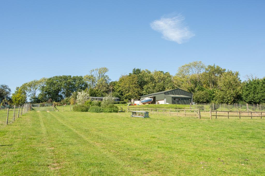 Cowbeech Road, Rushlake Green, Warbleton, East Sussex, TN21 9QA