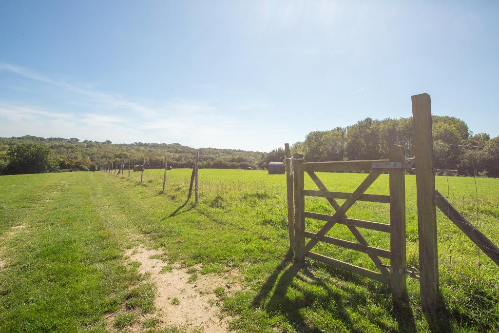 Cowbeech Road, Rushlake Green, Warbleton, East Sussex, TN21 9QA