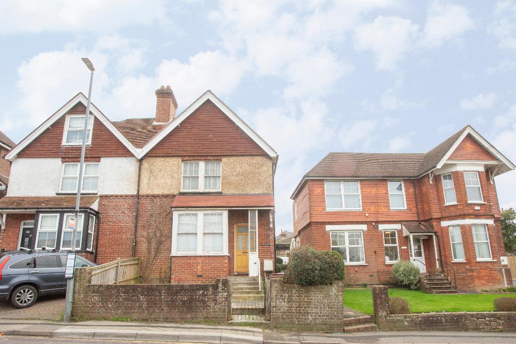 Hailsham Road, Heathfield, East Sussex, TN21 8AD Foresters Estate