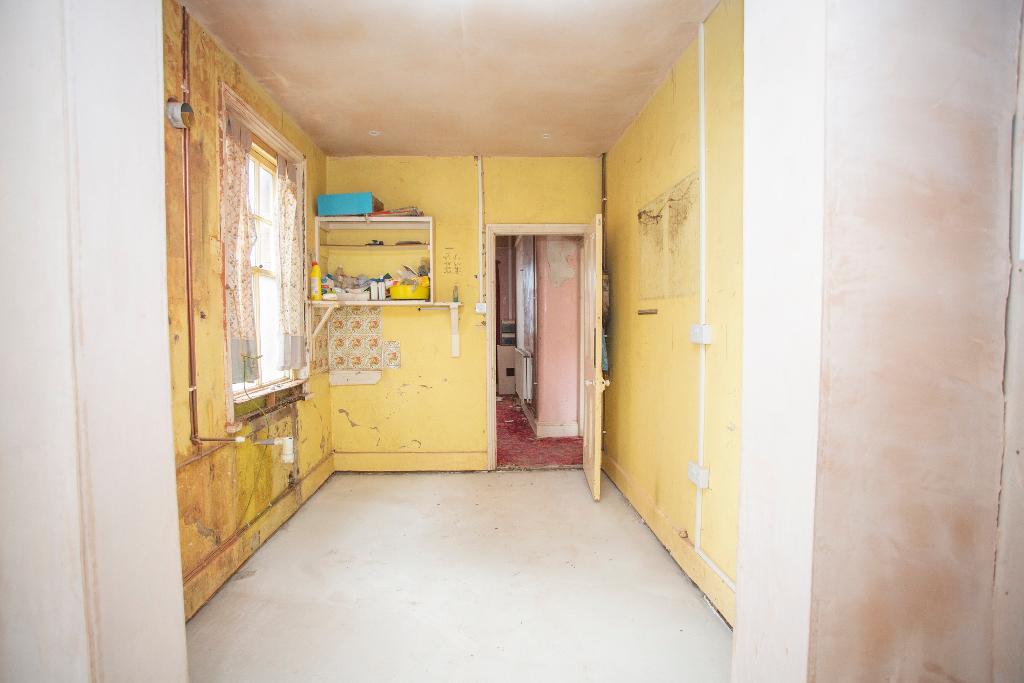 Hailsham Road, Heathfield, East Sussex, TN21 8AD Foresters Estate