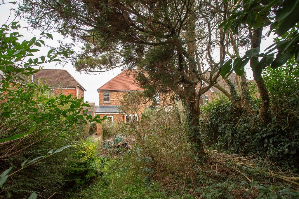 Hailsham Road, Heathfield, East Sussex, TN21 8AD Foresters Estate