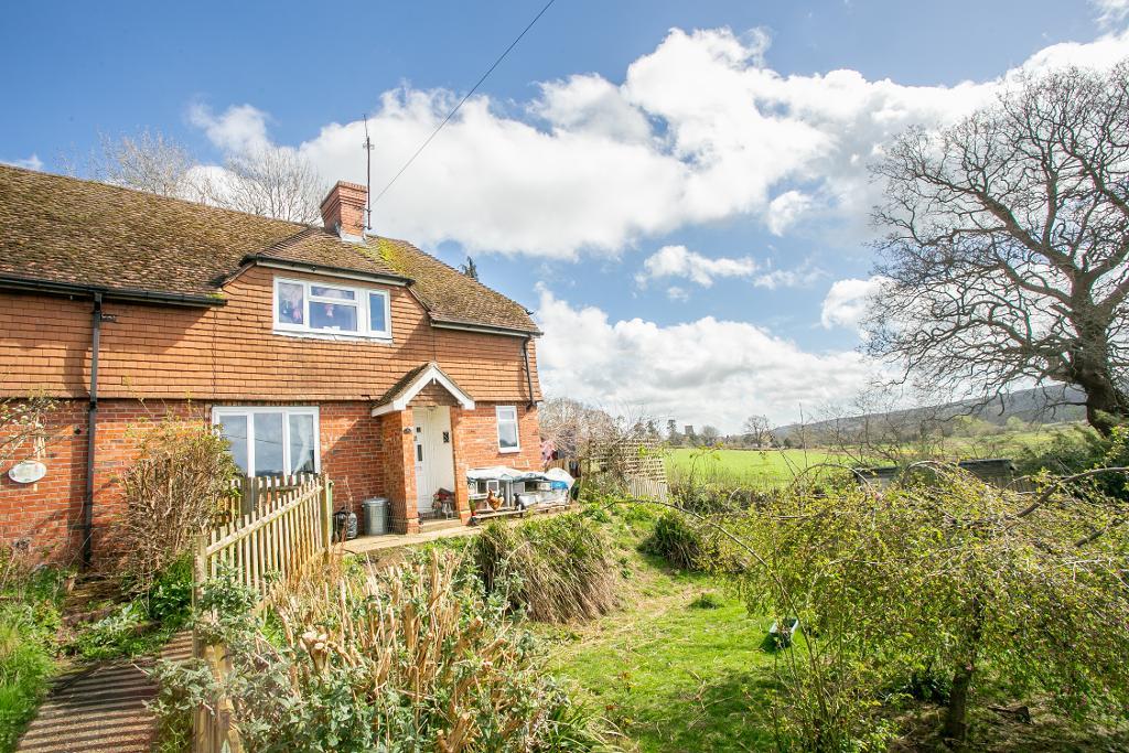 Coronation Cottages, Northbridge Street, Robertsbridge, East Sussex, TN32 5PE Foresters Estate