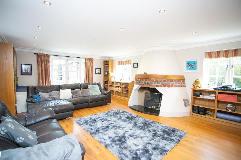 Grove Hill, Hellingly, East Sussex, BN27 4HF Foresters Estate Agents