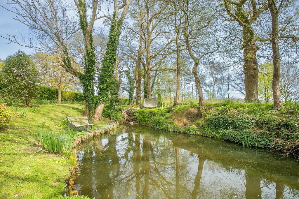 Grove Hill, Hellingly, East Sussex, BN27 4HF Foresters Estate Agents