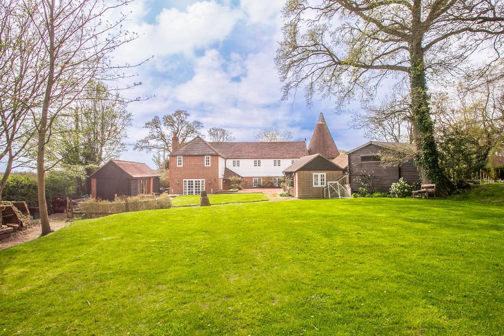 Grove Hill, Hellingly, East Sussex, BN27 4HF Foresters Estate Agents Heathfield
