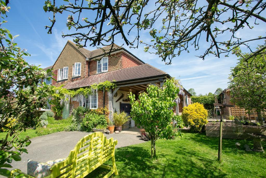 The Street, Chiddingly, East Sussex, BN8 6HT Foresters Estate Agents Heathfield