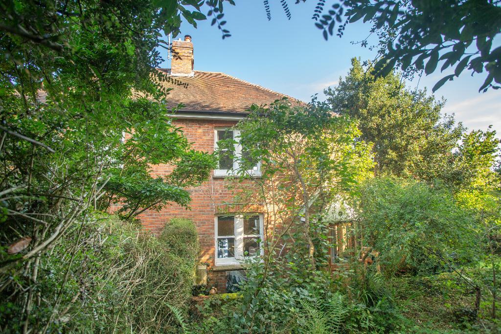 Heathfield Road, Burwash Common, Etchingham, East Sussex, TN19 7NB